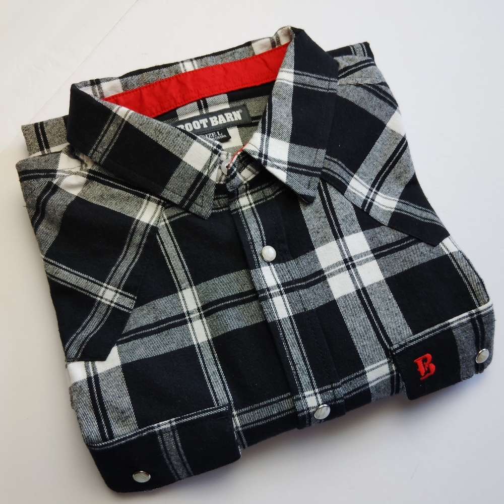 Boot Barn Men's Black & White Plaid Flannel Shirt ~ Pearl Snap Buttons ~ Size L